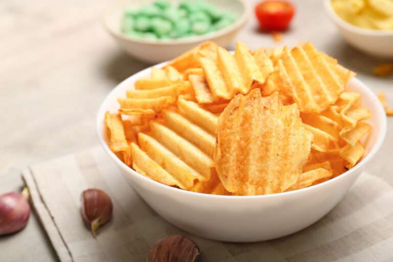 越鹹越想吃！醫揭「鹽分如鴉片」真相 鈉含量正在綁架你的大腦