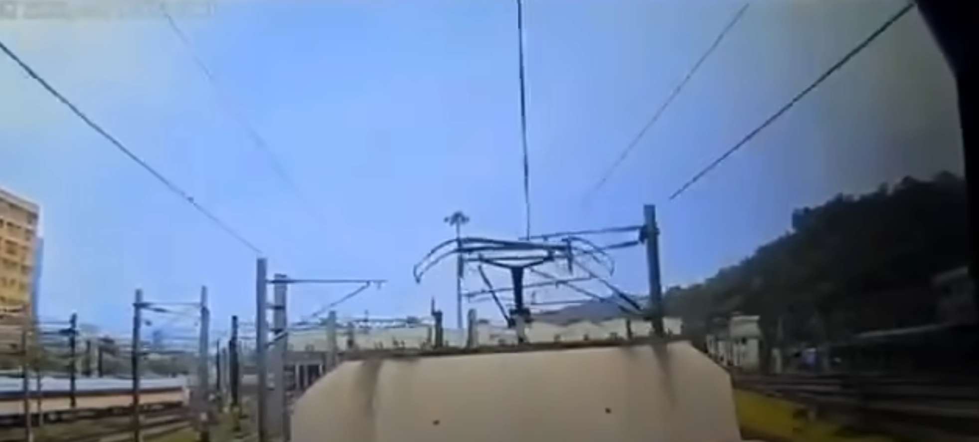 台鐵電力故障掀基層怒火 曝當天慘況主管神隱、只在群組傳簡訊 台鐵電力故障掀基層怒火 曝當天慘況主管神隱、只在群組傳簡訊