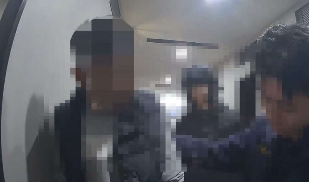 中壢網咖煙霧瀰漫!男包廂內開毒趴遭檢舉 搜出近百克毒品 1774833442062 e1774833483315