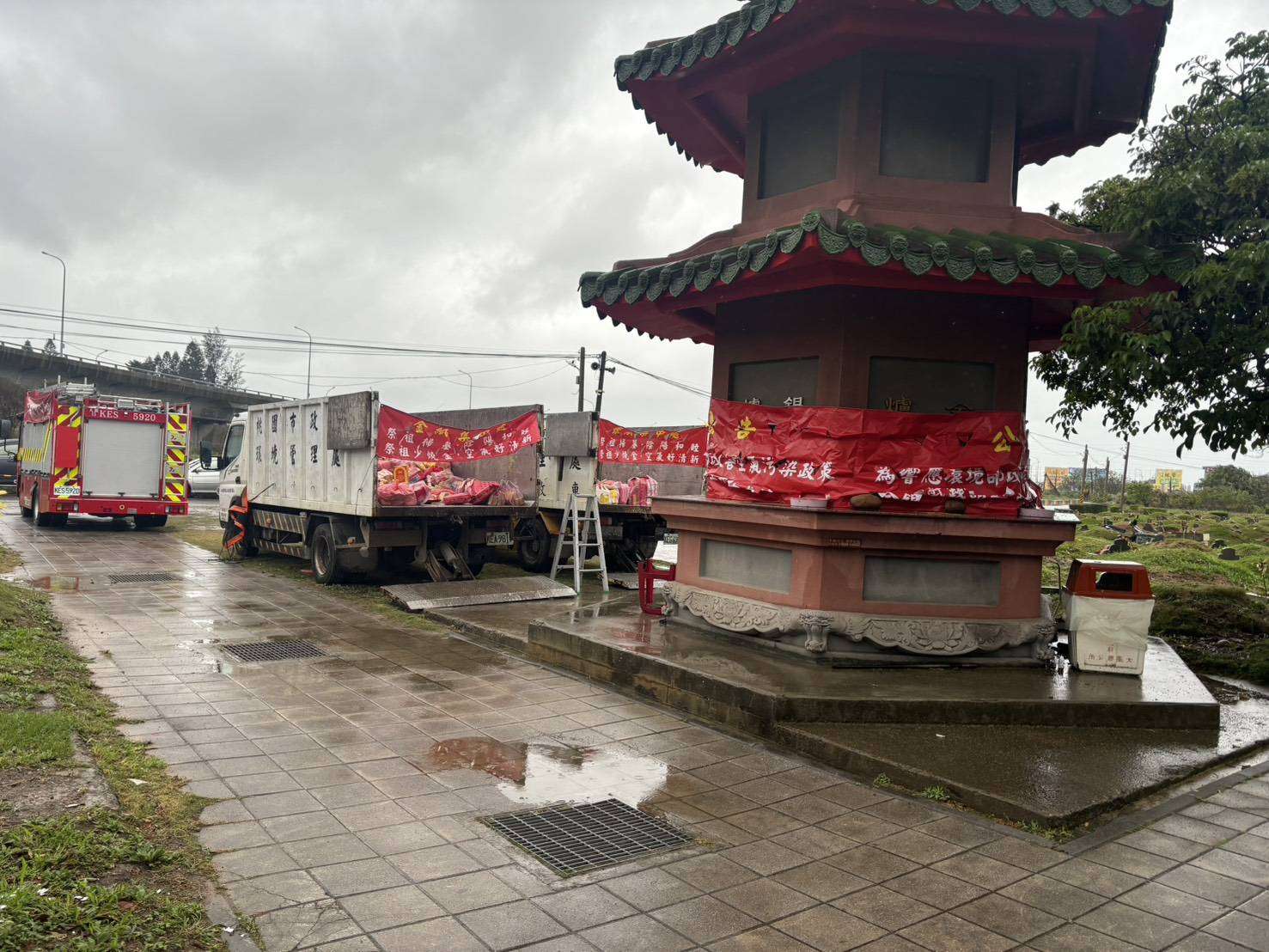 桃園清明節多管齊下紓解掃墓人潮 遠在他鄉也可靠「這招」祭拜 桃園清明節多管齊下紓解掃墓人潮 遠在他鄉也可靠「這招」祭拜