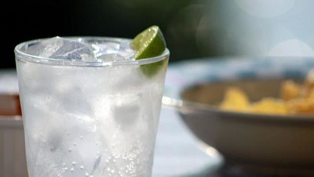 喝冰水會傷胃?醫師這溫度區間最佳