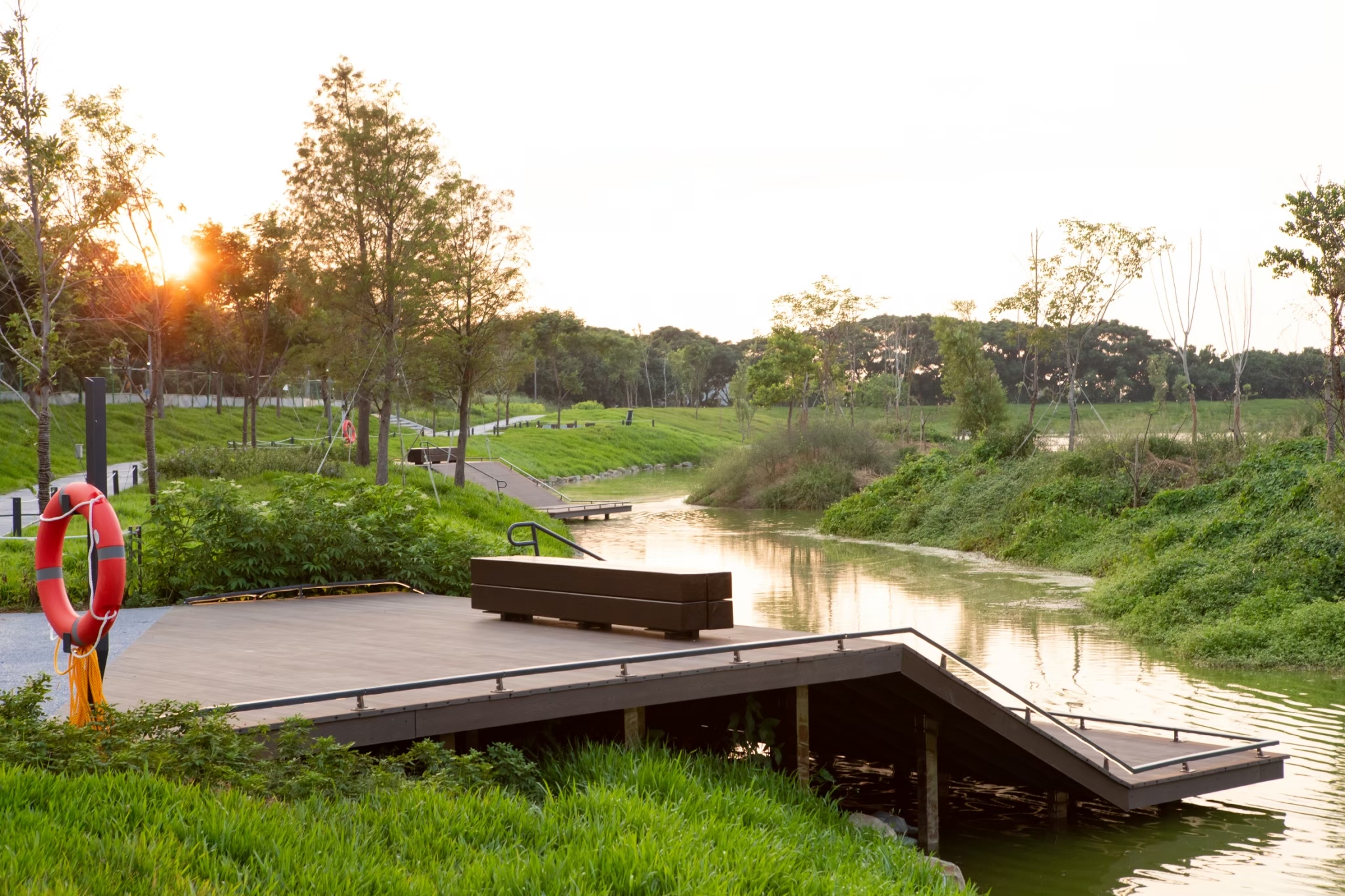 4.華興池公園 緩坡與曲流水岸