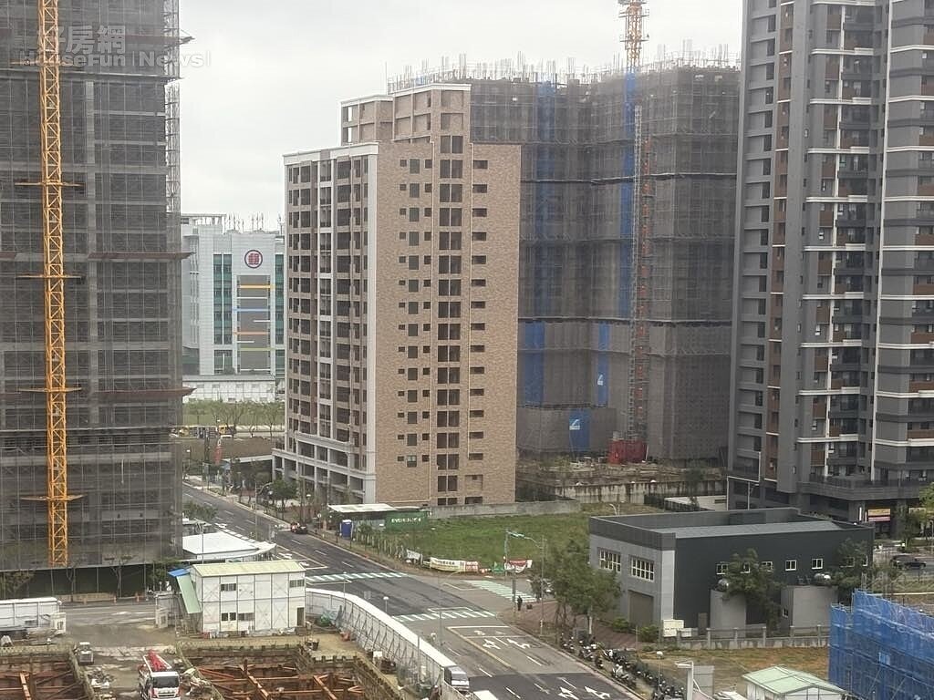 專題/碳費海嘯下的台灣房市真相 擺脫建商轉嫁成本的迷思 專題/碳費海嘯下的台灣房市真相 擺脫建商轉嫁成本的迷思