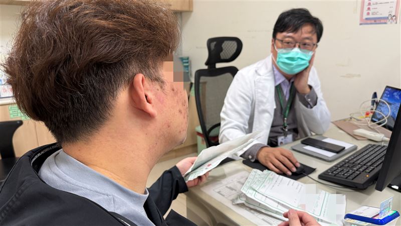 32歲工程師拔牙後半張臉爛掉 醫師:嚴重恐失明 32歲工程師拔牙後半張臉爛掉 醫師:嚴重恐失明