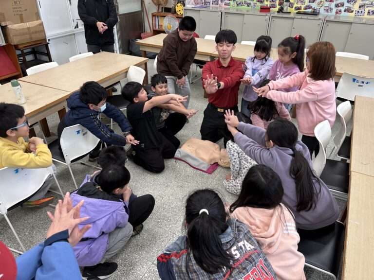 觀音消防分隊前進育仁國小 4大關卡傳遞防災觀念