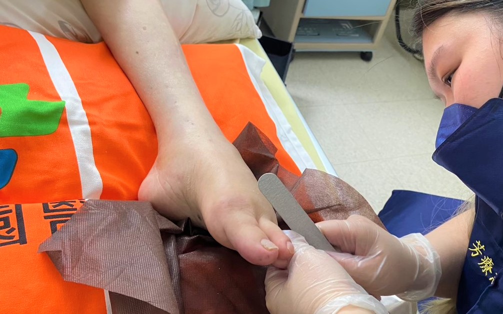 部桃安寧病房守護生命尊嚴 病人享受手足護理體會溫暖 6525