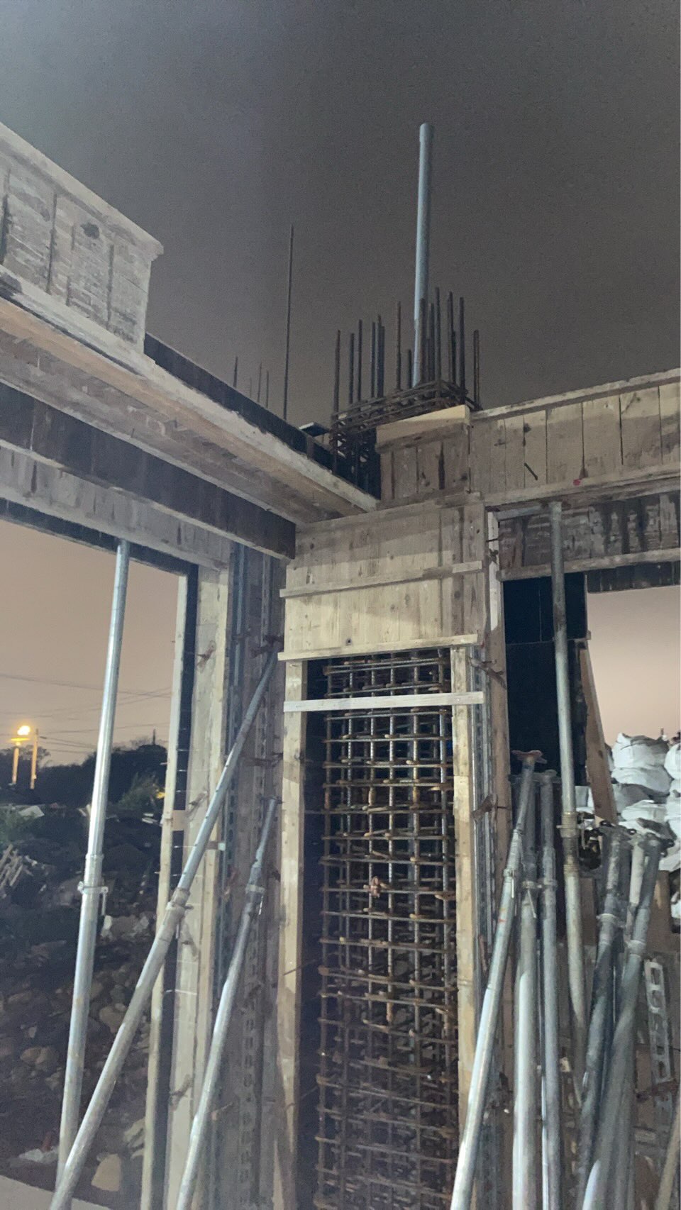 【有片】中壢建案傳工安意外!工人高處墜落重摔 驚險瞬間曝光 655164983 17948925861119926 3362302803707049443 n