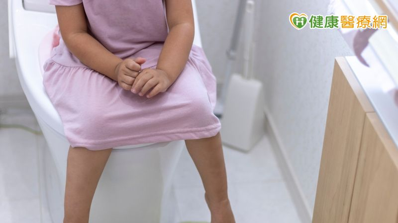 三歲女童反覆「血便」!就醫竟是「大腸息肉」作祟 三歲女童反覆「血便」!就醫竟是「大腸息肉」作祟