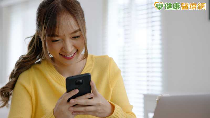 「社群成癮」不是精神疾病 專家揭卡關點:有2類跡象仍應警覺
