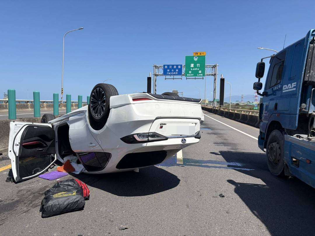 台61蘆竹段車禍!7旬婦逆向撞翻順向車 意識不清送醫搶救