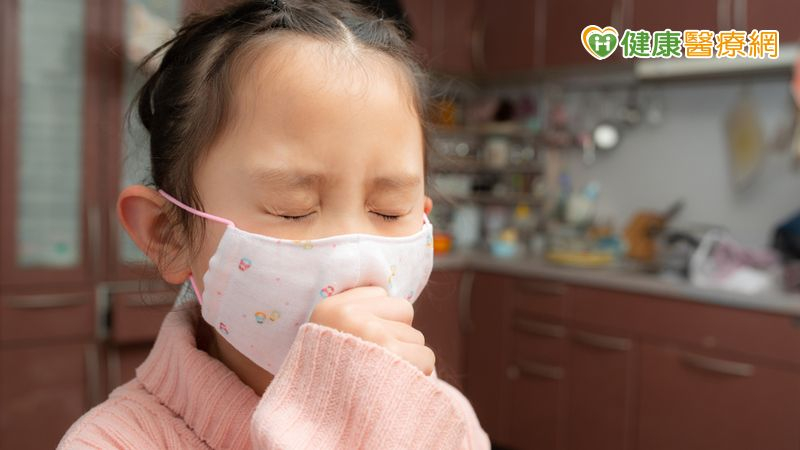 一家8人喉嚨「痛如刀割」住院 醫:A族鏈球菌飛沫傳染不可輕忽 一家8人喉嚨「痛如刀割」住院 醫:A族鏈球菌飛沫傳染不可輕忽