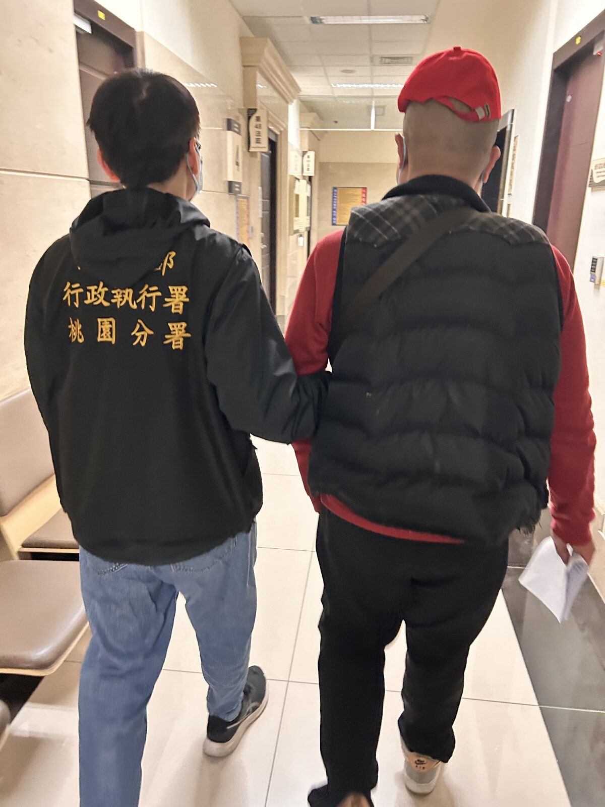 8C2E50C6 2AC1 4CA9 9ECC E3ABCF0E0369 0