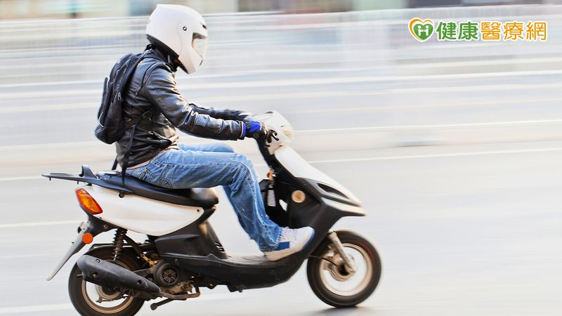 騎士急煞後脖子抬不起 緊急血漿置換助脫困 騎士急煞後脖子抬不起 緊急血漿置換助脫困