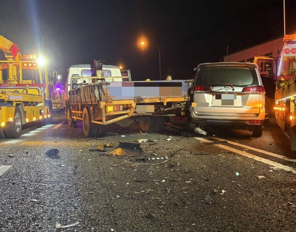 國1楊梅段深夜5車連環撞 1骨折1腦震盪送醫 979238