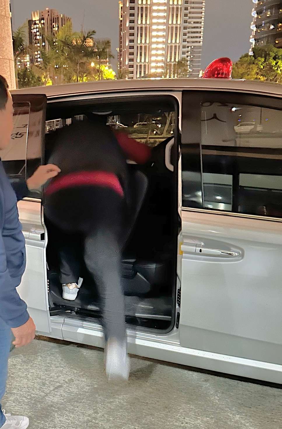 DCE60CC3 1946 40D7 94A1 47ED27758283 0