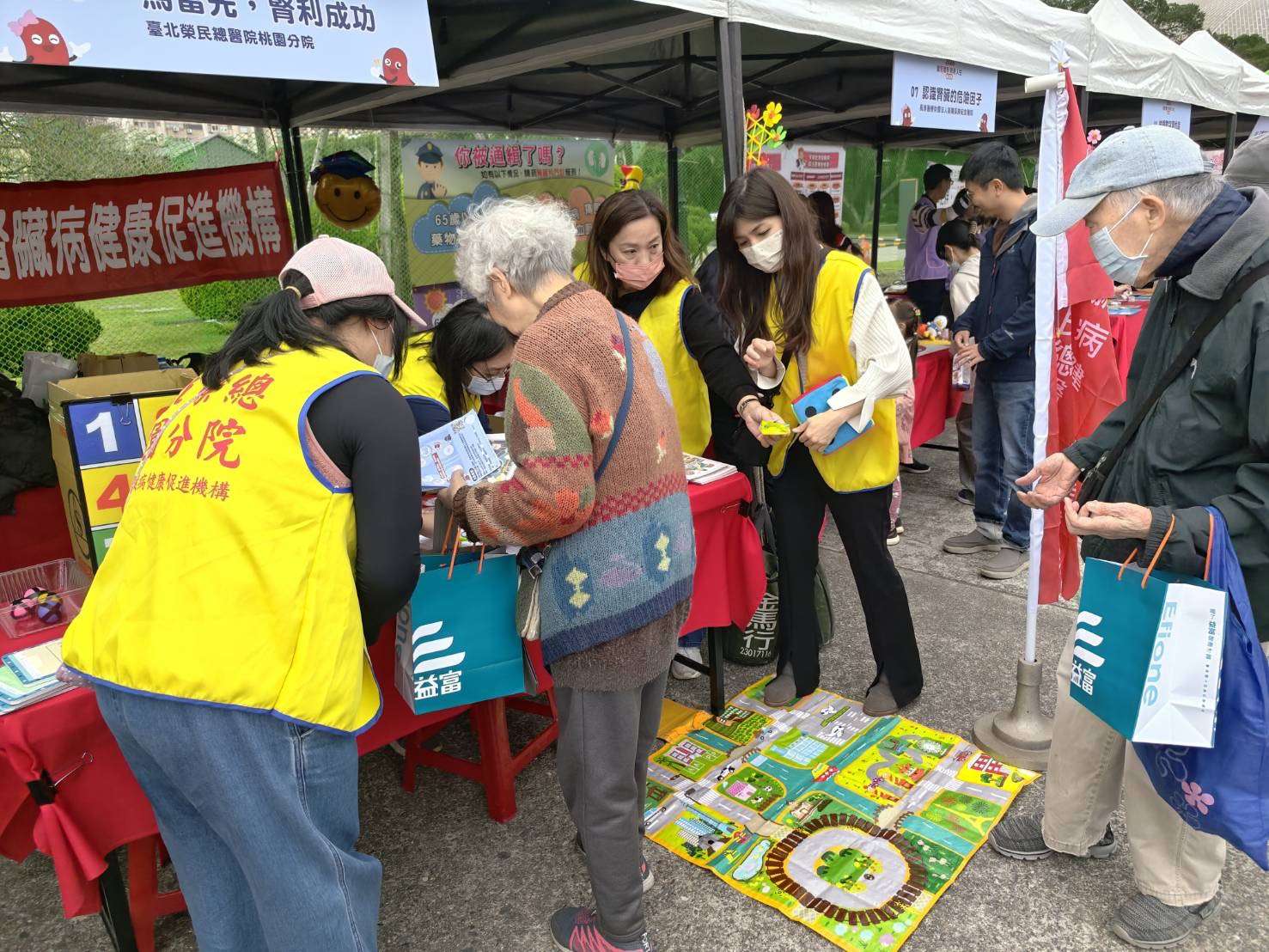 北榮桃園分院前進「愛腎園遊會」 輕鬆方式學習遠離慢性腎臟病 S 11247658 0