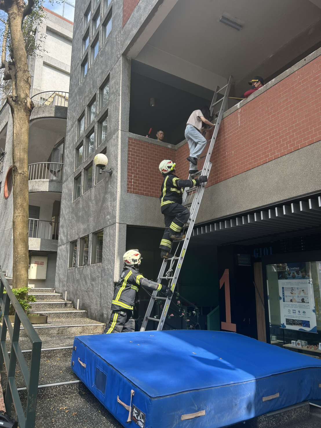 迴龍消防分隊開學前強化校園安全 強化龍華科大百名教師應變能力 S 11739198 0