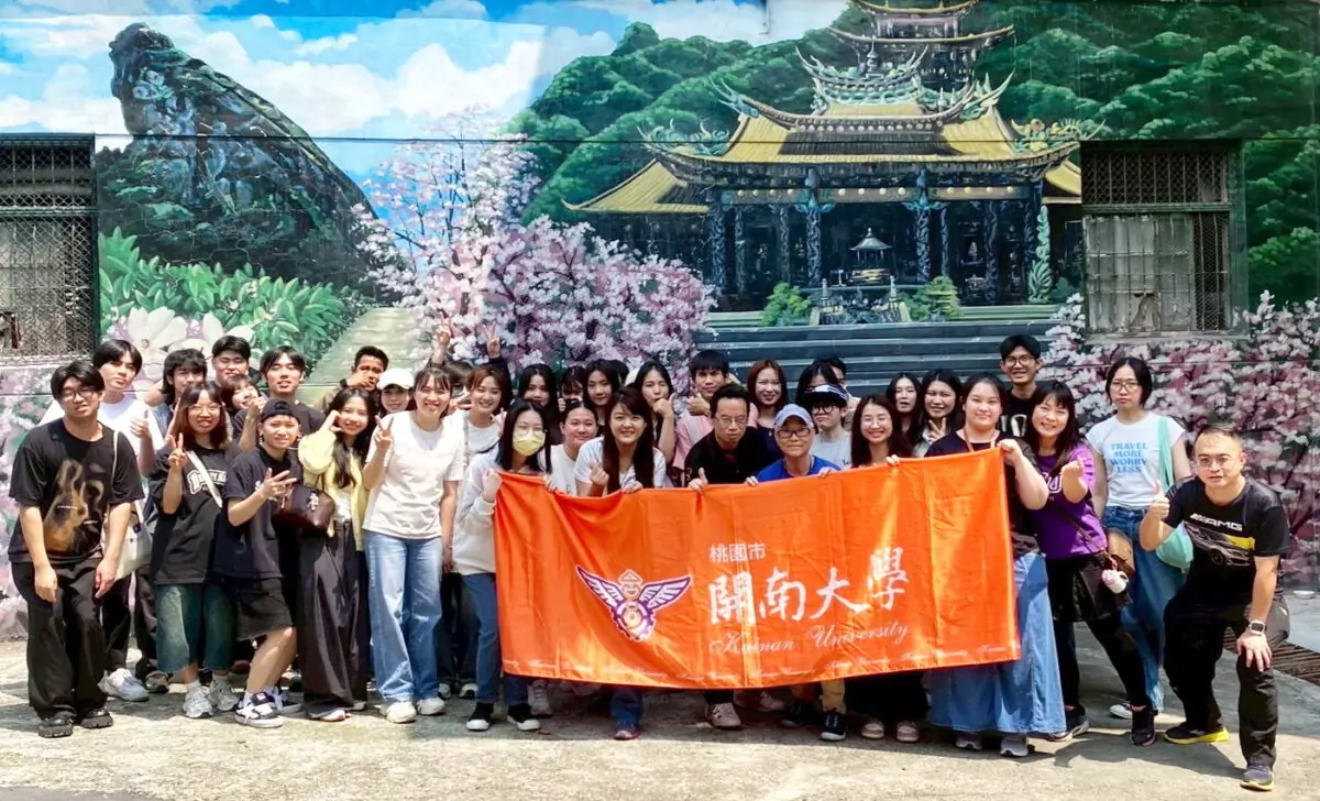開南大學促進多元文化交流 國際生體驗手拉坯領略台灣傳藝 S 118972457