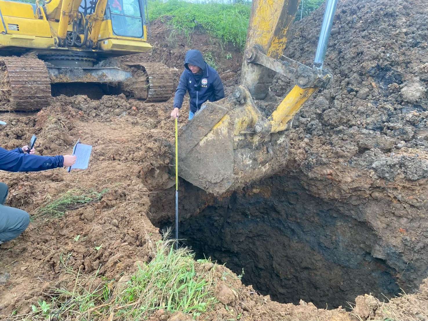 狂倒3477車廢棄物!集團勾結地主大賺千萬 11人遭起訴求重刑 狂倒3477車廢棄物!集團勾結地主大賺千萬 11人遭起訴求重刑