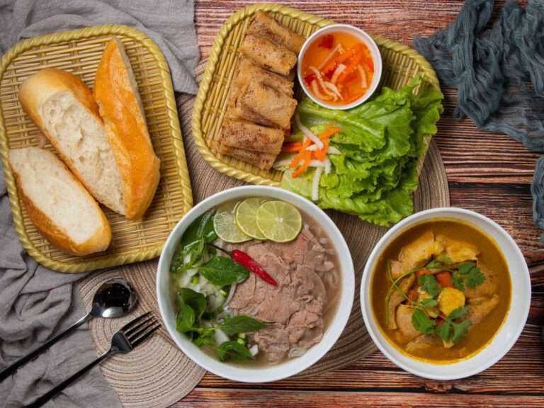 信義區平價美食推薦：吳興街人氣越南河粉 8小時慢熬湯頭超清甜