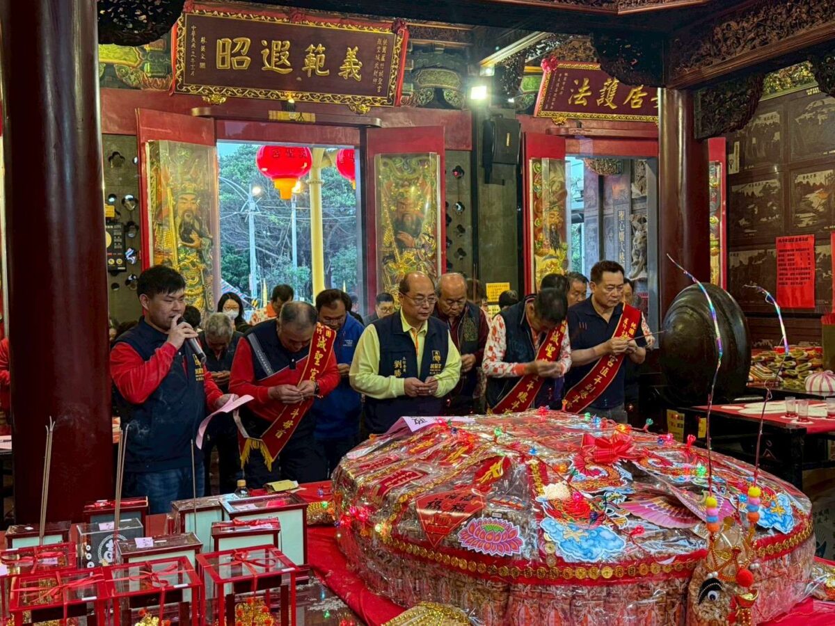 挹注百萬獎學金助學子 蘆竹誠聖宮推公益守護社會有成 挹注百萬獎學金助學子 蘆竹誠聖宮推公益守護社會有成