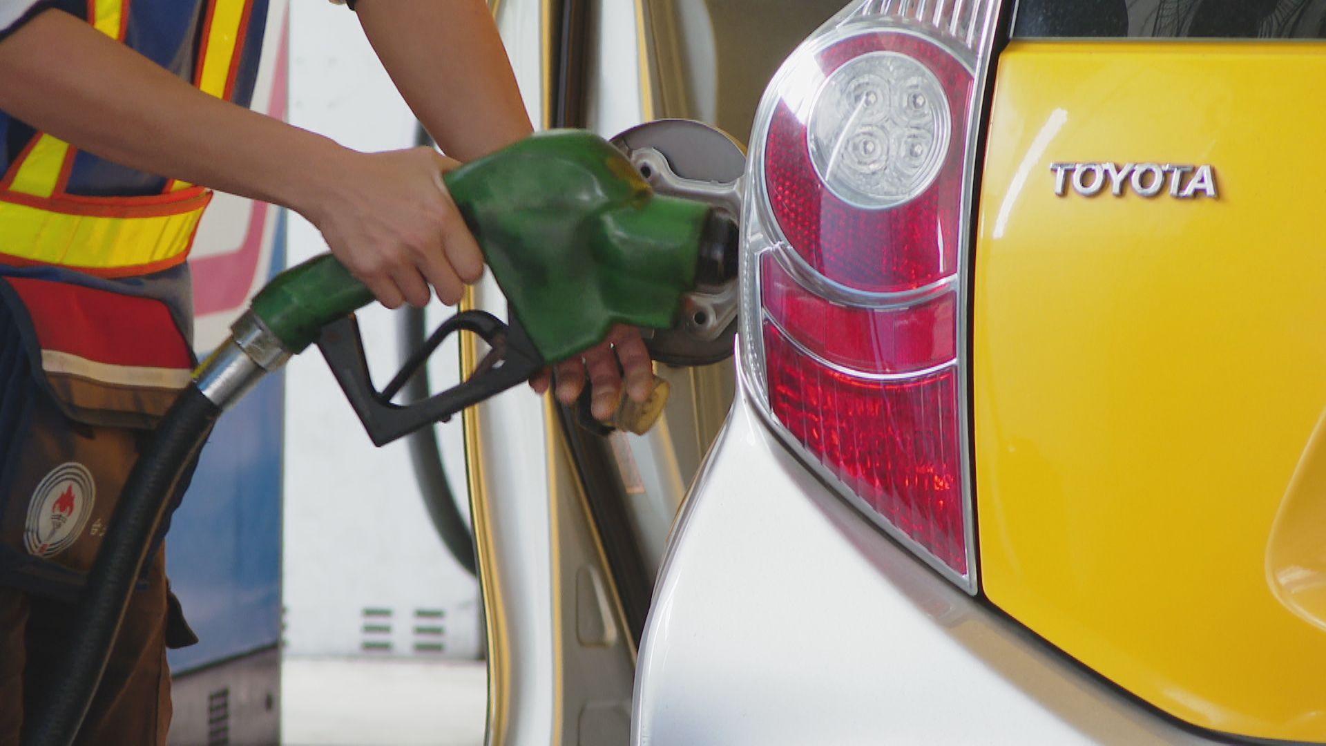 下週汽、柴油雙漲!卓榮泰曝原本要漲15元 「要跟中油說謝謝」 下週汽、柴油雙漲!卓榮泰曝原本要漲15元 「要跟中油說謝謝」