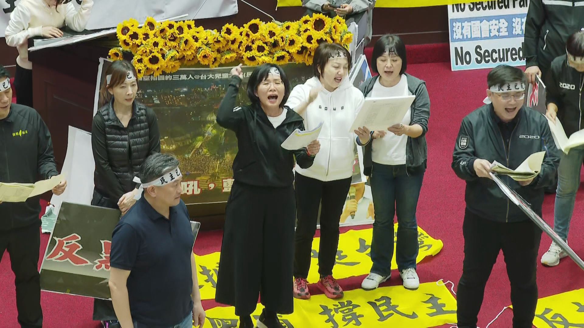 太陽花運動12週年 民進黨感念翻牆學生:守住台灣不被中國鎖住 太陽花運動12週年 民進黨感念翻牆學生:守住台灣不被中國鎖住