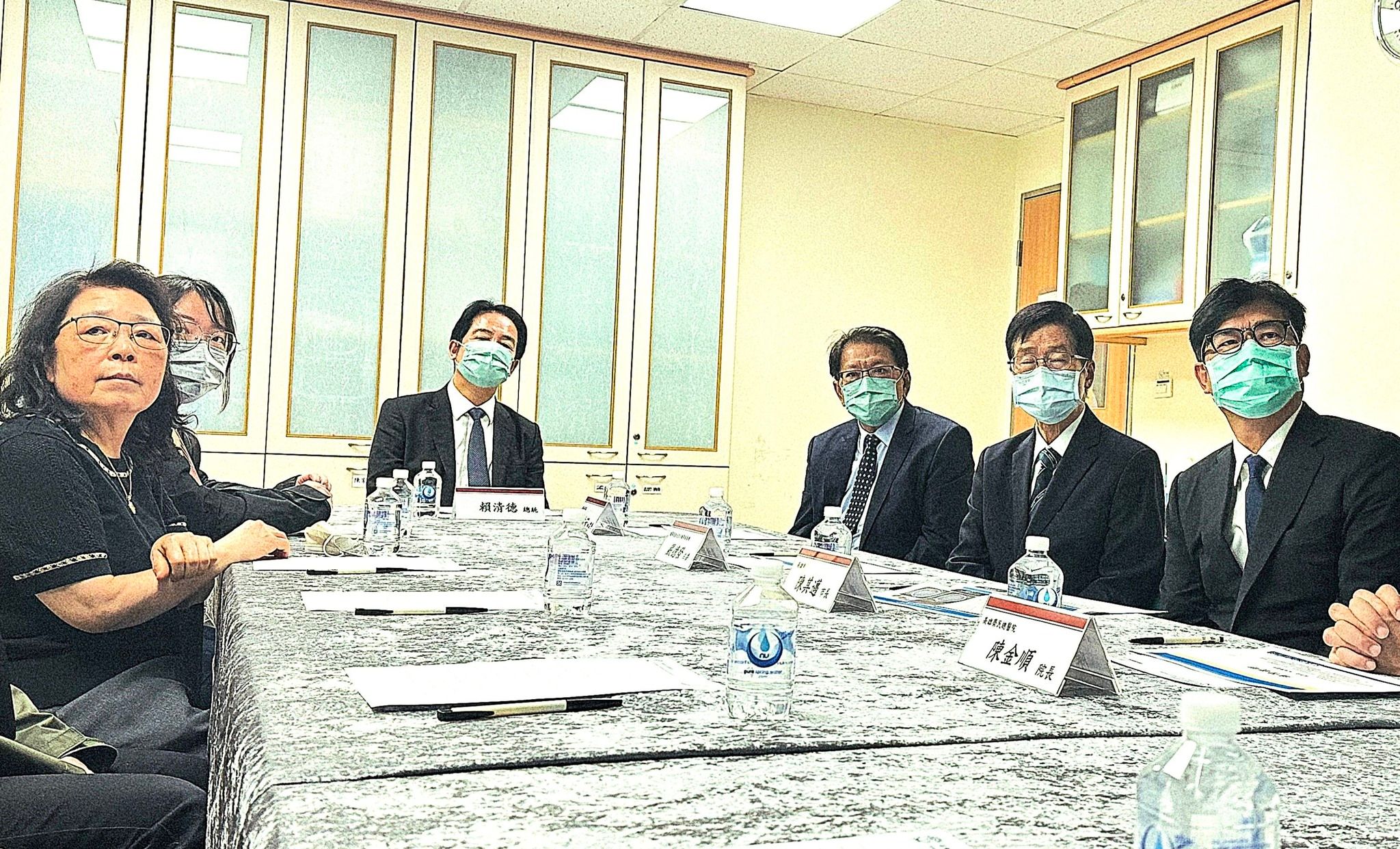 賴清德探視澎湖縣長陳光復 病床邊暖心叮嚀:先休息一下