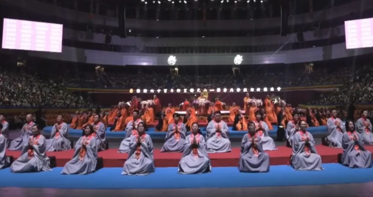 佛力加持!佛光山小巨蛋法會「為台灣隊祈福」 網驚嘆:應援全方位