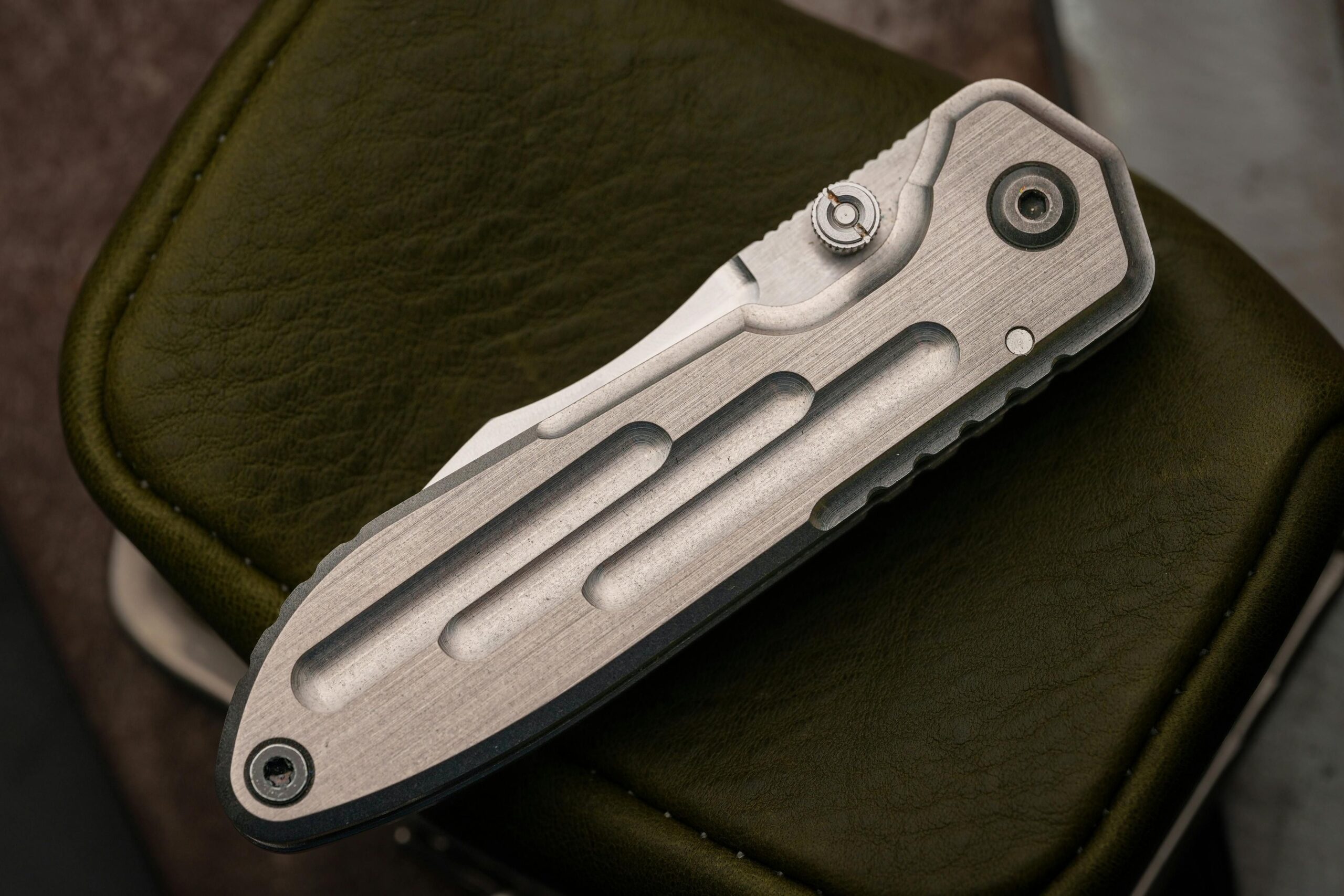 國中生校外把玩折疊刀還突刺嚇壞民眾 桃園教育局回應了