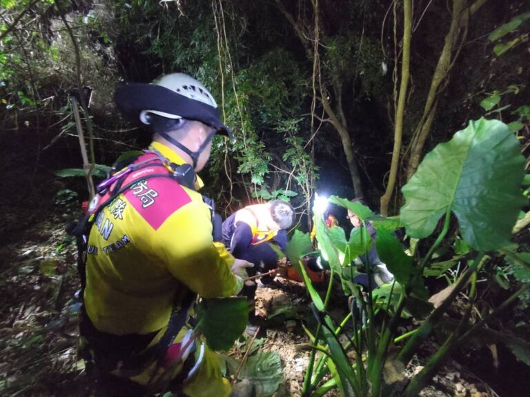 八旬翁詭墜坡亡　兒涉弒父警追查2／詐保？加工輕生？兒認先買農藥！疑欠債「走頭無路」