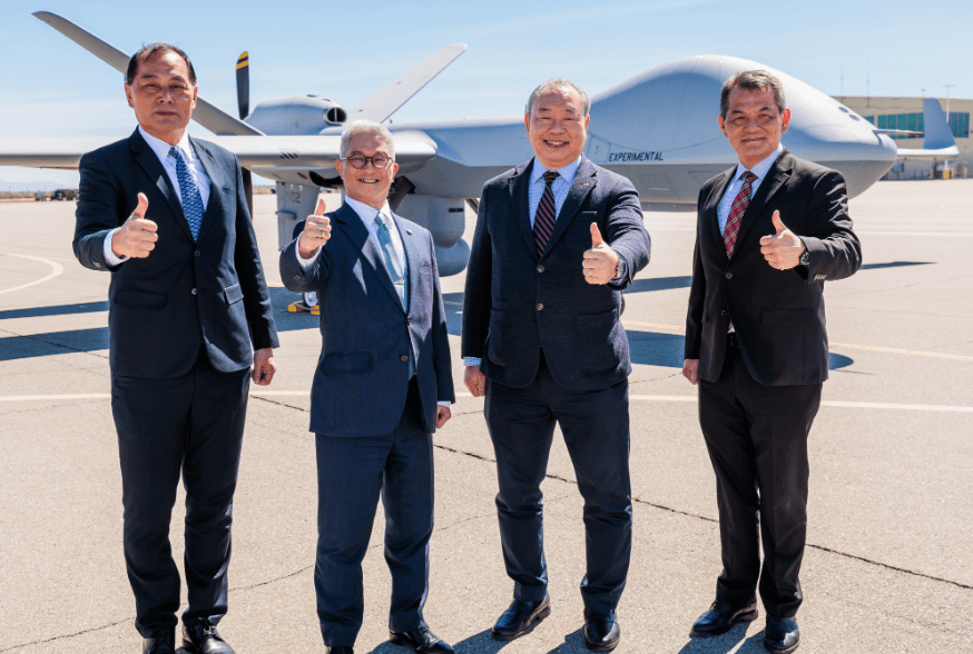 徐斯儉飛美迎接首批MQ-9B大型無人機 下梯次預計明年交運 徐斯儉飛美迎接首批MQ-9B大型無人機 下梯次預計明年交運