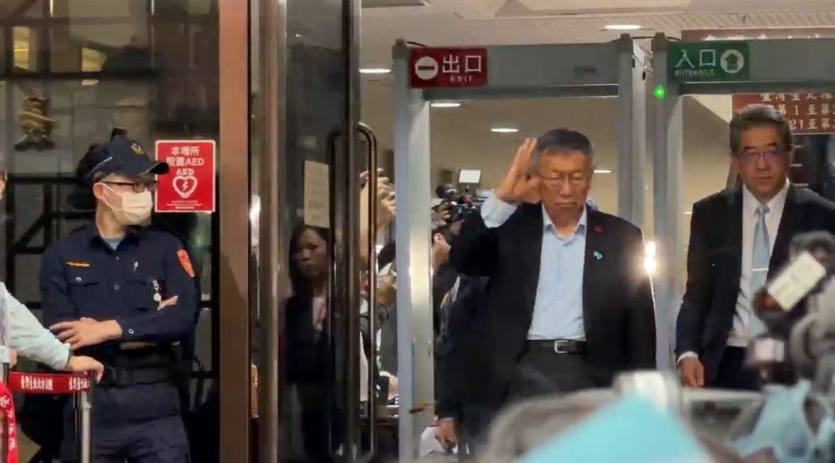 民眾黨延遲召開國際記者會 柯文哲律師鄭深元:請問後謝在哪? 民眾黨延遲召開國際記者會 柯文哲律師鄭深元:請問後謝在哪?