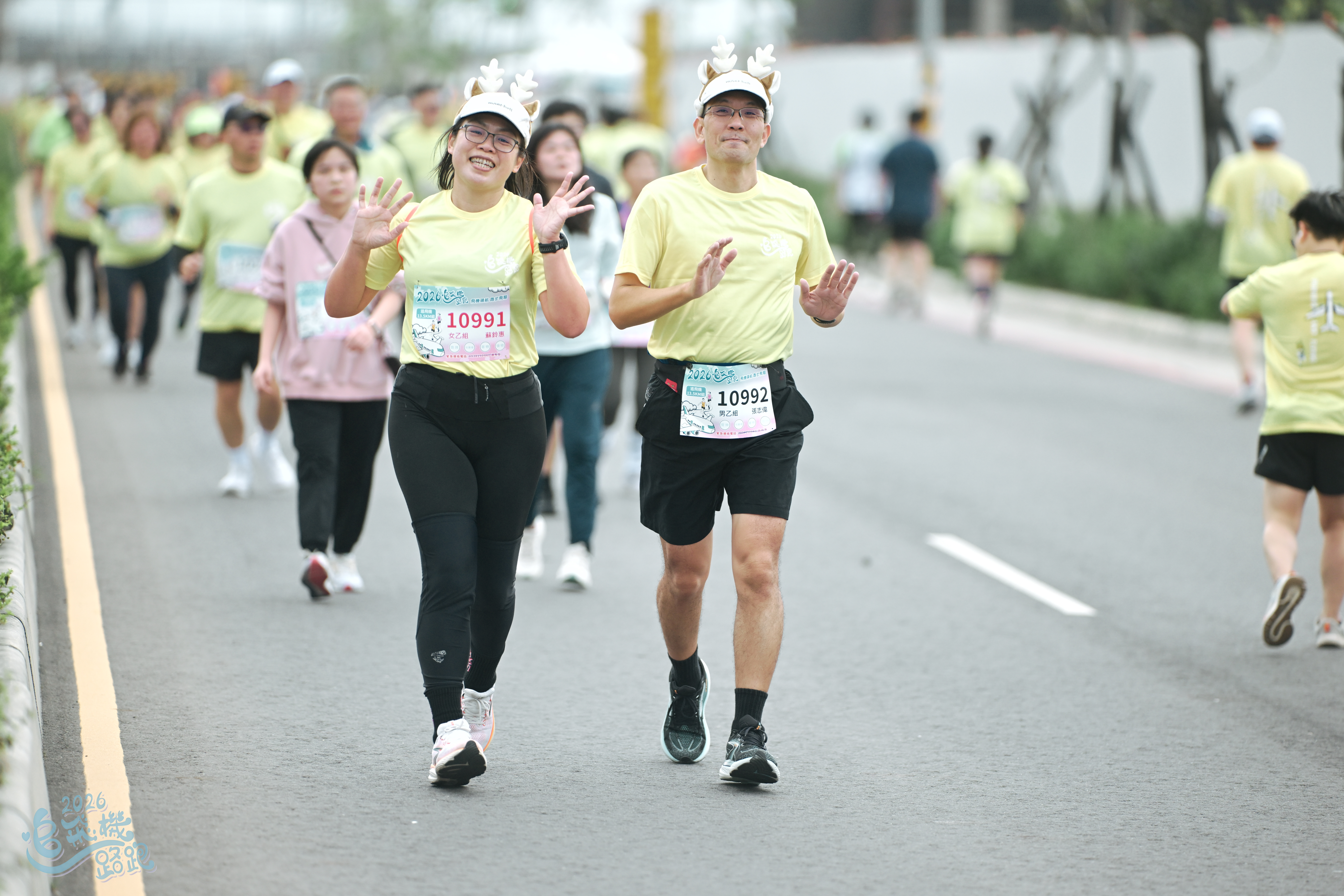 4500跑者跨國齊聚大園「追飛機」保時捷領跑為民眾打氣