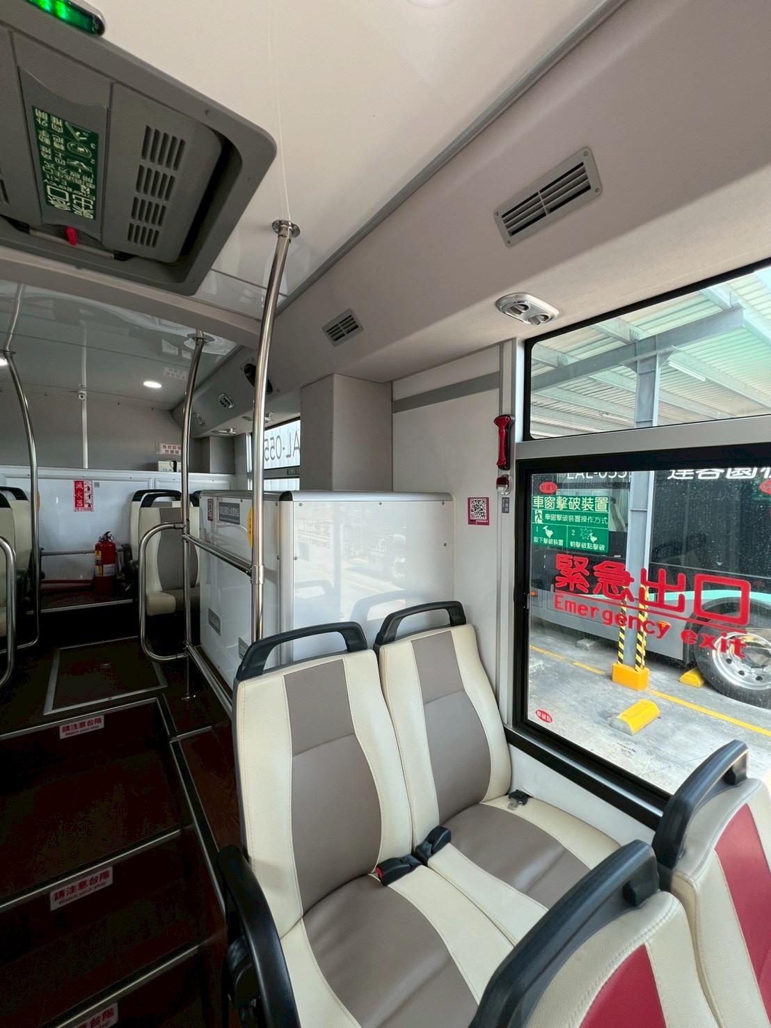 車內照片4 0
