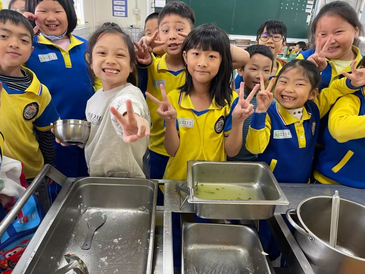 蘆竹公埔國小兒童節玩創意 惜食選大餐、合作尋蛋寓教於樂 12345645 2