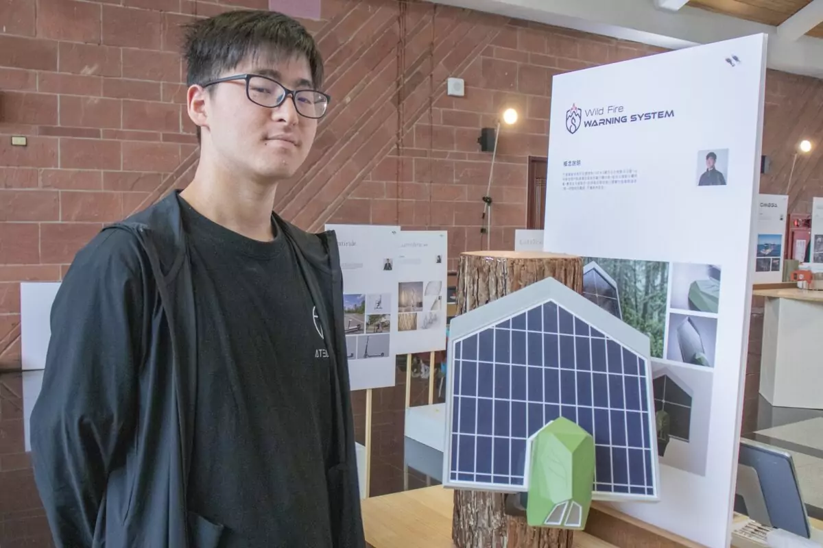 躺平點亮社會!長庚大學工設系畢業展登場 AI創意實力亮眼 132546 6