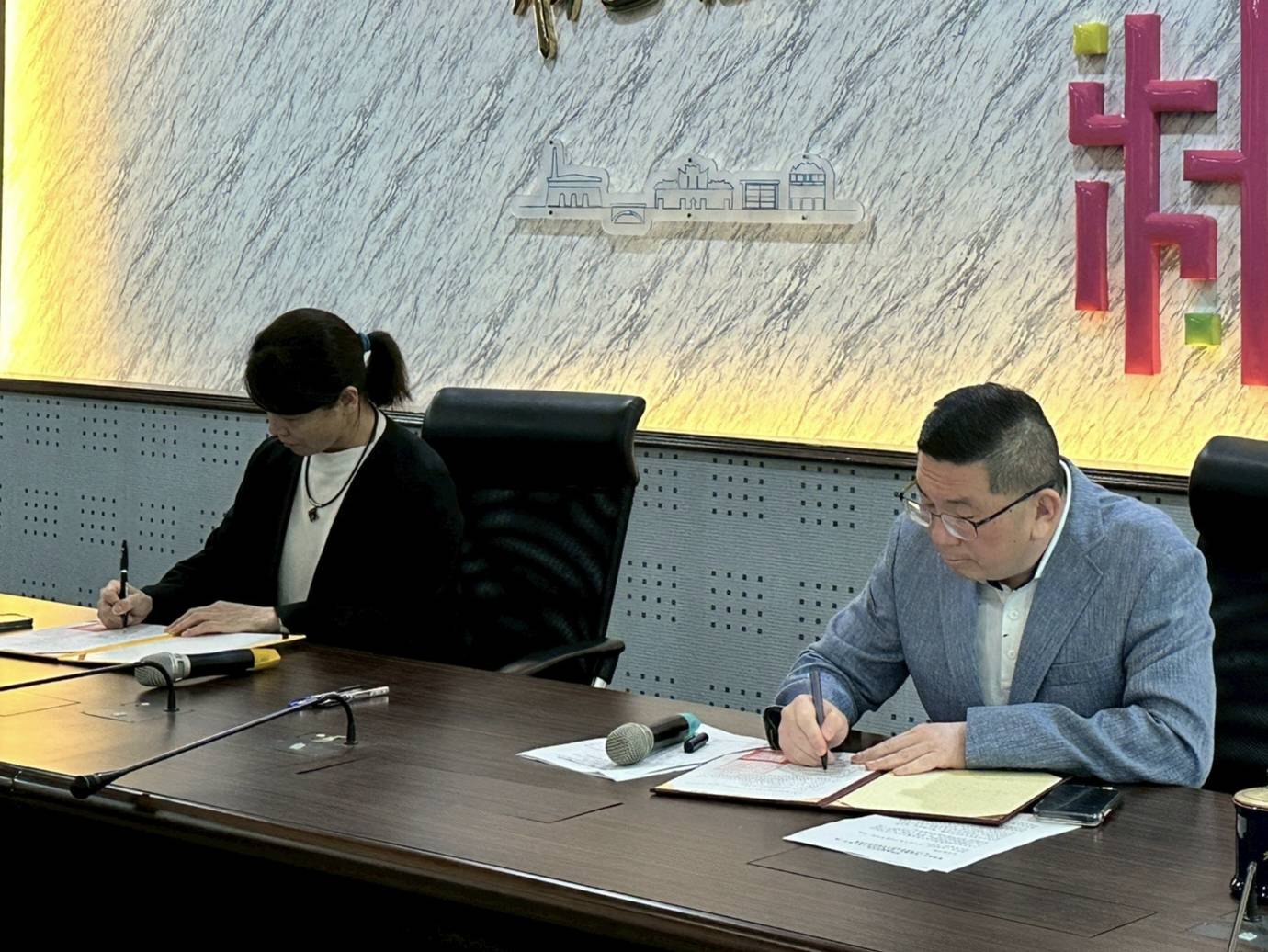 龜山區公所攜手壽山高中 24名學生助鄉親報稅 龜山區公所攜手壽山高中 24名學生助鄉親報稅