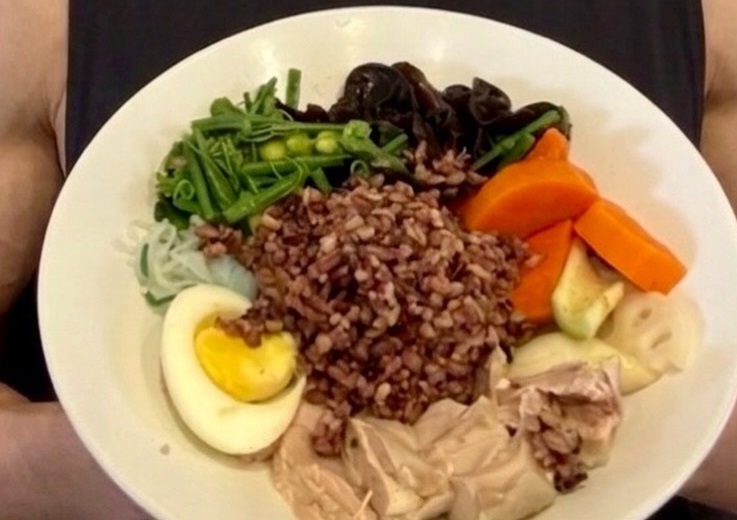 減脂秘訣竟藏在鹹水雞攤！這2樣菜便宜又能幫助代謝