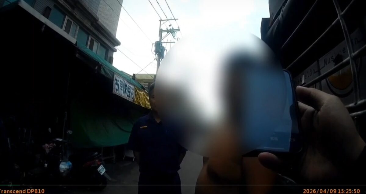 忠貞市場菜販違停遭攔查還謊報身分 警一查竟背「16條通」 1775886317194 0