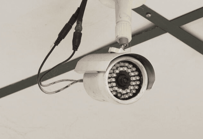 佛心老闆免錢供住竟遭員工偷拍勒索 法官斥「未念恩情」重判 佛心老闆免錢供住竟遭員工偷拍勒索 法官斥「未念恩情」重判