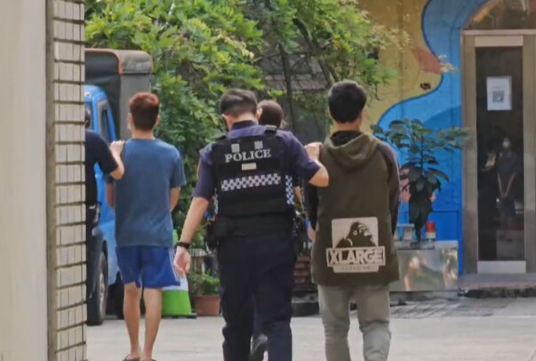 女疑欠20萬遭圍毆昏迷開刀搶救未脫險 警逮8友人送辦 女疑欠20萬遭圍毆昏迷開刀搶救未脫險 警逮8友人送辦