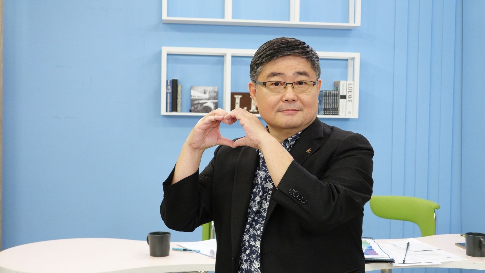 退役海軍艦長登共艦讚「祖國強大」 陸委會:令人不齒研議法辦 退役海軍艦長登共艦讚「祖國強大」 陸委會:令人不齒研議法辦