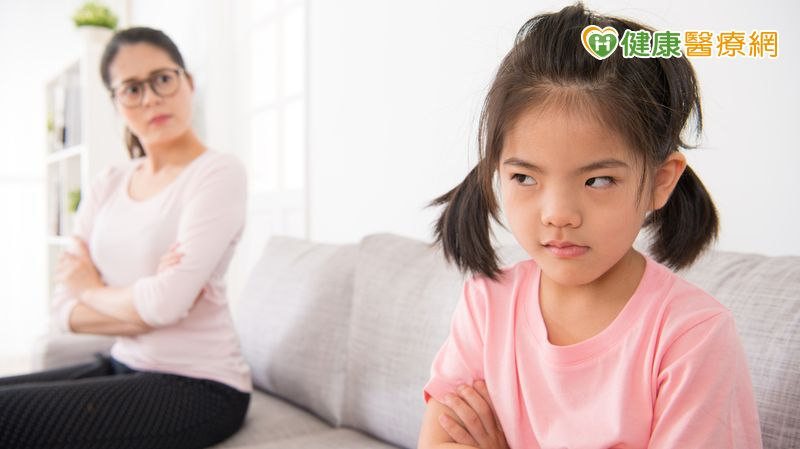 被孩子用「你不愛我」情勒?專家教你打破親子教養衝突 被孩子用「你不愛我」情勒?專家教你打破親子教養衝突