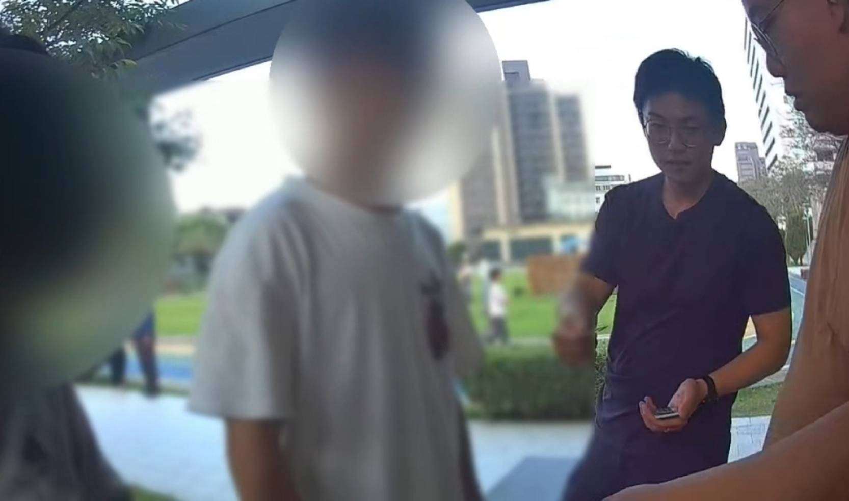 提款神色慌張露餡!桃園警尾隨逮台馬詐騙車手、收水手 提款神色慌張露餡!桃園警尾隨逮台馬詐騙車手、收水手