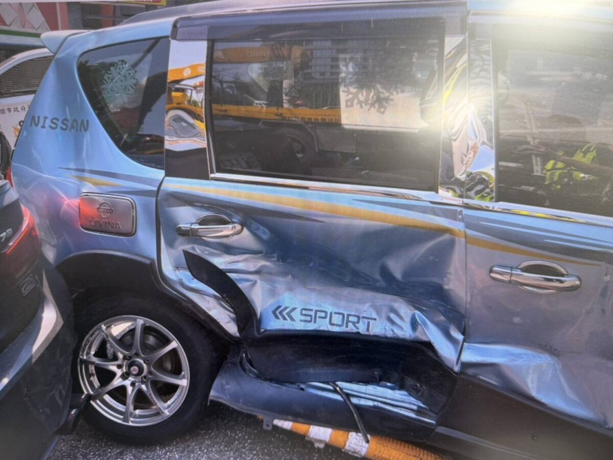 【有片】快車道違規右轉!桃園兩車路口劇烈碰撞駕駛輕傷 2504808 0