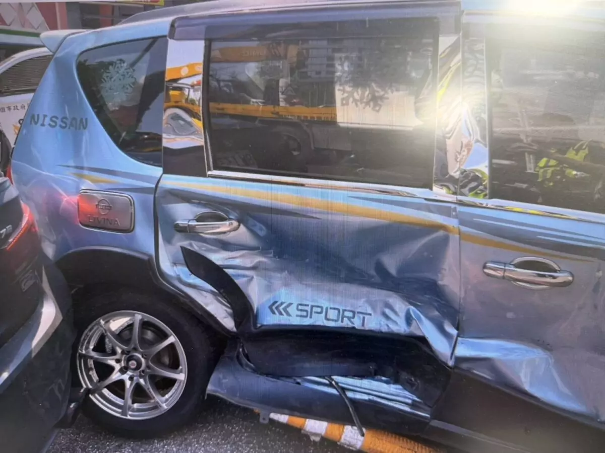 【有片】快車道違規右轉!桃園兩車路口劇烈碰撞駕駛輕傷 2504808 0