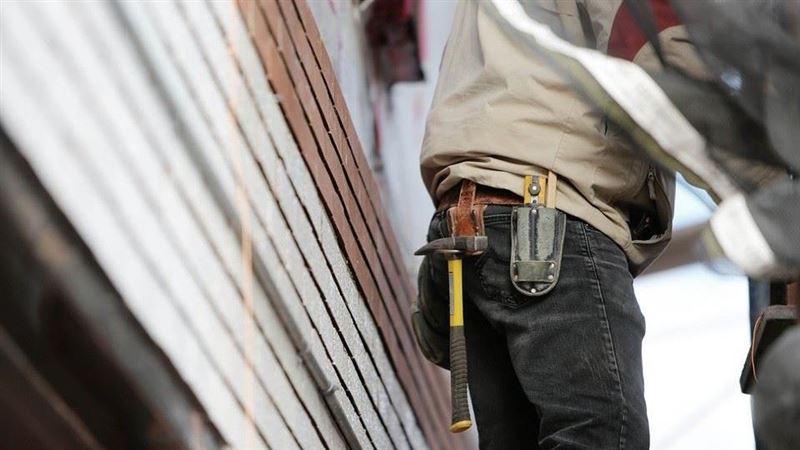 揭工地1陋習!水電學徒做4個月崩潰提離職:不想肺比房子先壞掉 揭工地1陋習!水電學徒做4個月崩潰提離職:不想肺比房子先壞掉