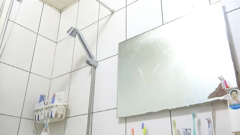 日本民宿牙刷「卡異物」?女網友換一支發現真相 日本民宿牙刷「卡異物」?女網友換一支發現真相