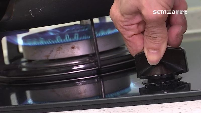 別以為「放近一點」沒關係!廚房火災隱形殺手:紙巾、調味料瓶全是導火線 別以為「放近一點」沒關係!廚房火災隱形殺手:紙巾、調味料瓶全是導火線